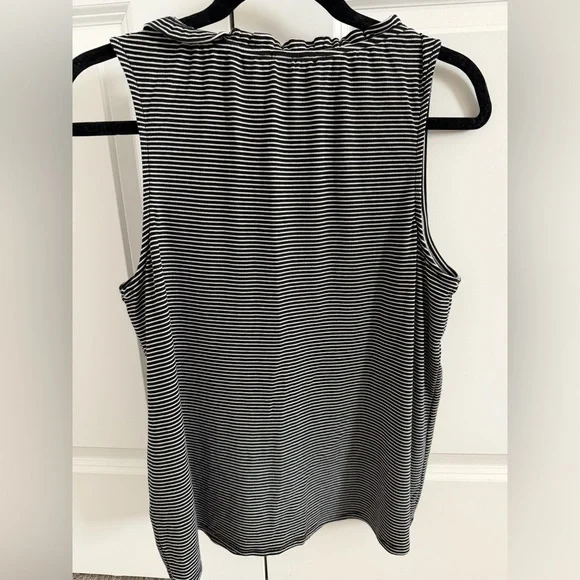 Gilli Monochrome Striped Tank Top - Picture 4 of 4